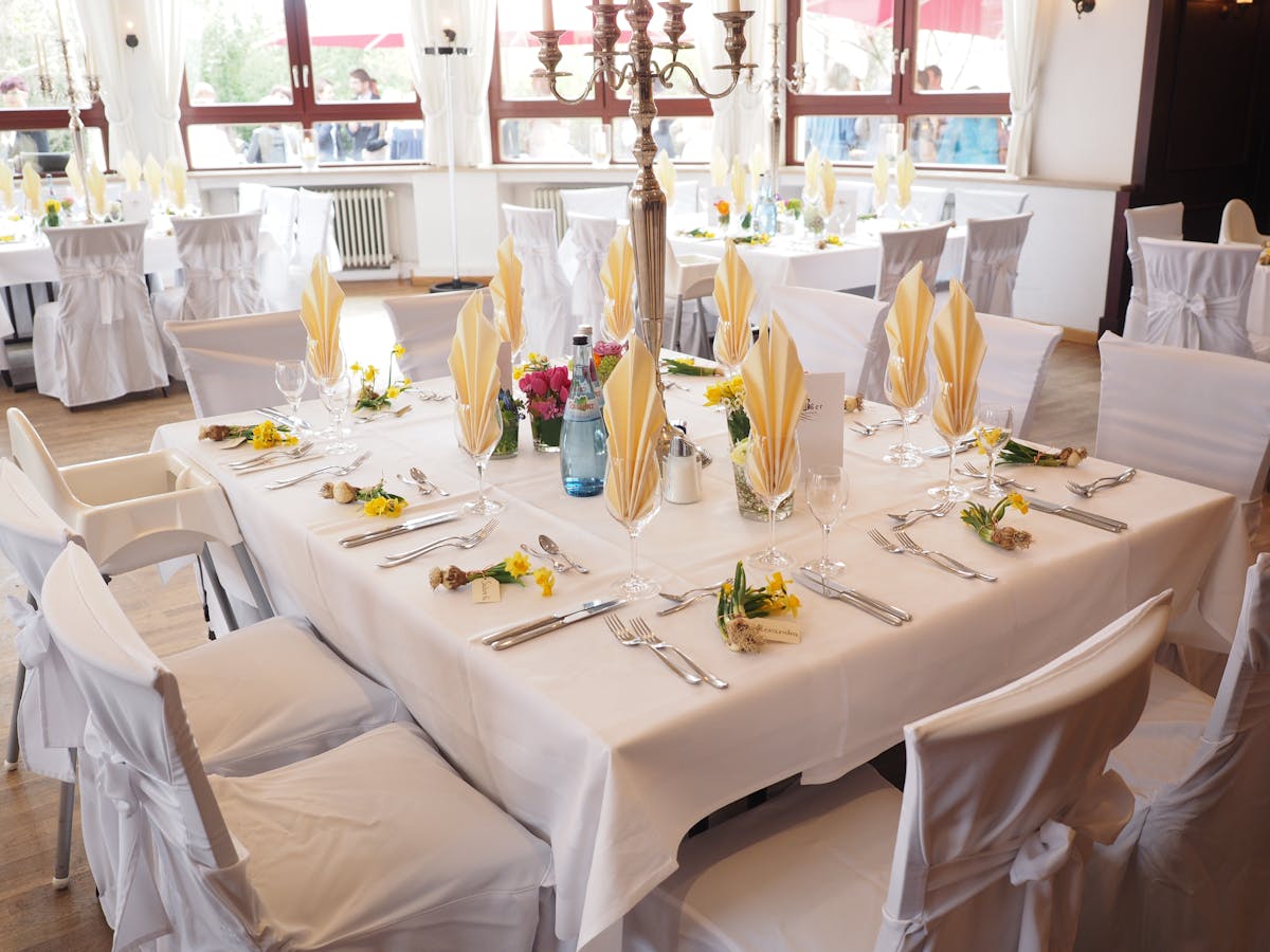 Reception table setting